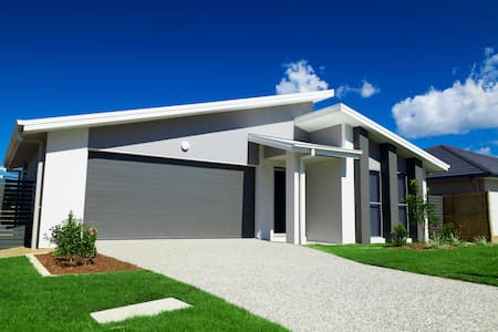 Driveway & Sidewalk Cleaning